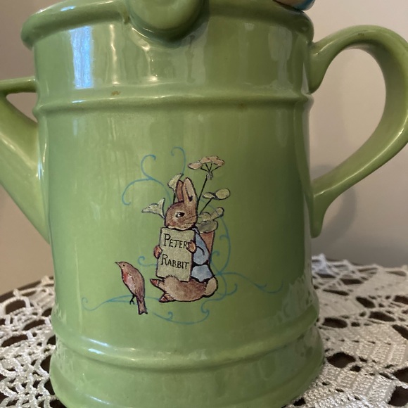 Peter Rabbit Ceramic Watering Can Planter - Picture 3 of 7